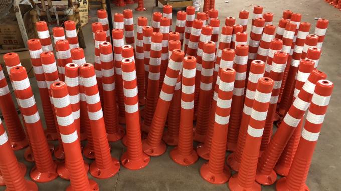 تابستان پارکینگ نشان پست ایمنی جاده انعطاف پذیر PU پیچ رشته پارکینگ زمین نشان پست 11