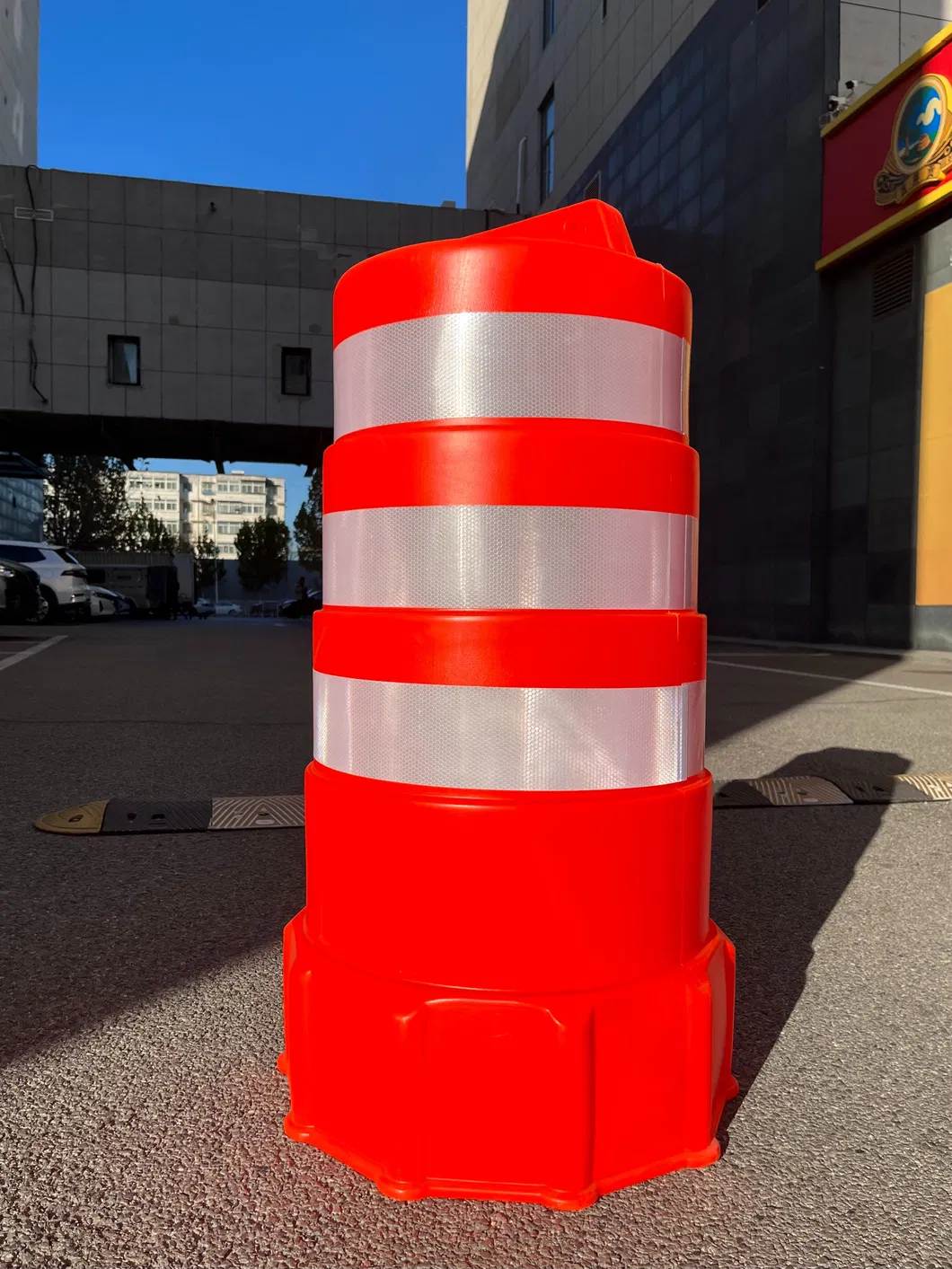 بشکه های ترافیکی PE پرفروش ROADSAFE، بشکه های ضربه گیر ایمنی جاده ای با بازتابنده 2